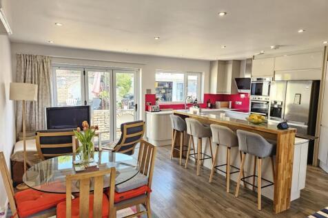 kitchen diner area.jpg