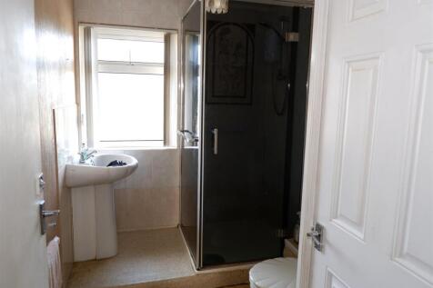 Shower Room.JPG