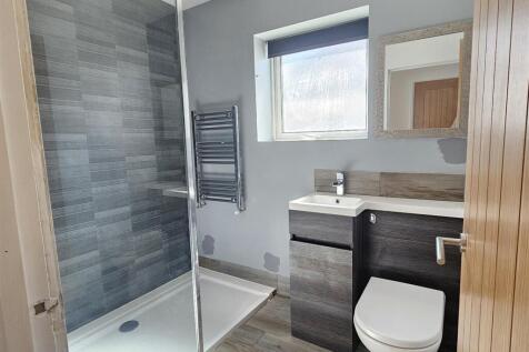 Shower Room:
