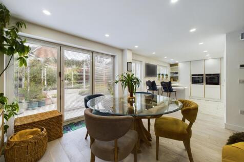 Living/Kitchen