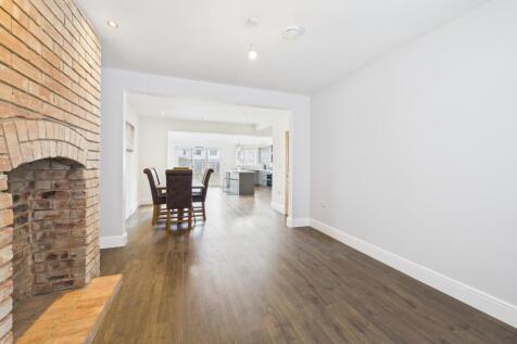 Lounge Dining Area