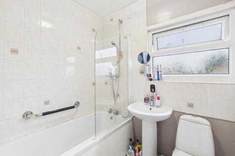 CAM01605G0-PR1147-STILL001