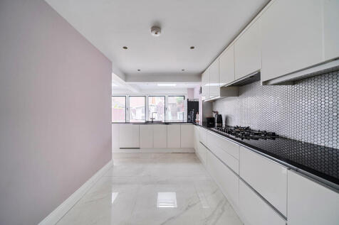 1369641-7-68ef915...