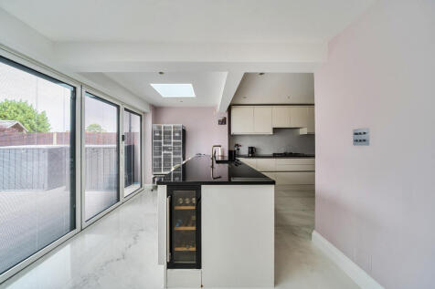 1369641-8-68ef91b...