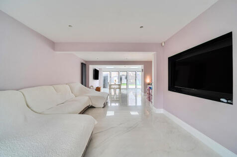 1369641-3-68ef908...