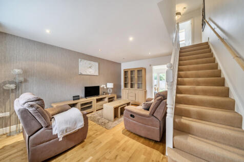 1364039-9-68e7e2d...