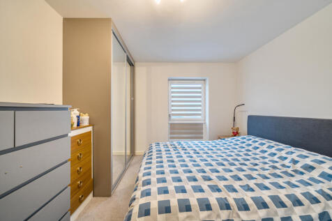 1374649-6-6904de9...