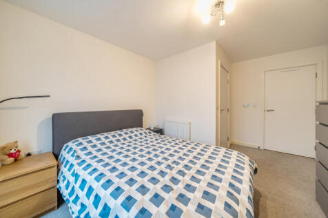 1374649-7-6904dea...