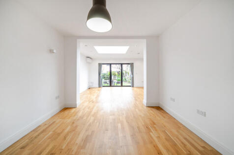 1381007-9-691c5e9...