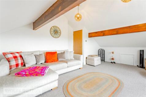 Sitting Room / Bed 3