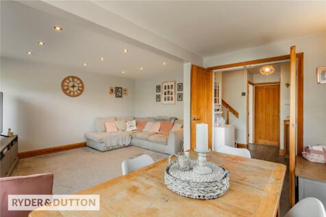 Lounge &amp; Dining Area