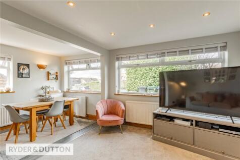 Lounge &amp; Dining Area