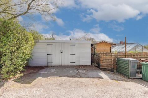 Garage/Driveway