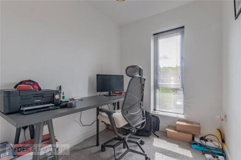 Bedroom / Office