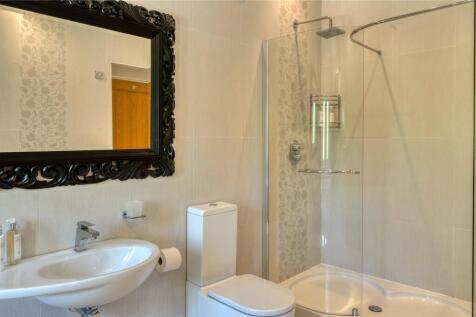 Master Ensuite