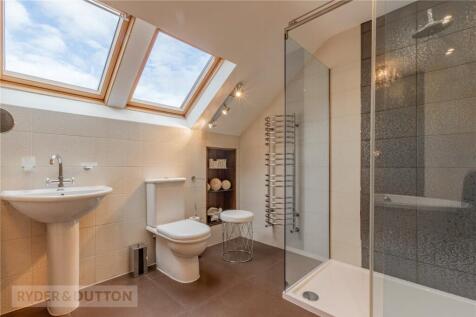 En-Suite Bathroom