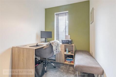 Bed 4 / Office