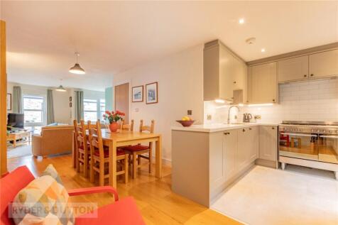Kitchen/Dining Area