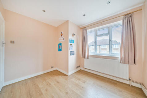 1368835-7-68ece3b...