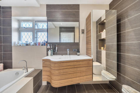 1353708-3-68c3eeb...