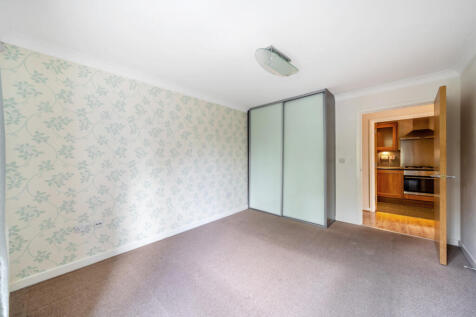 1371369-4-68f777b...