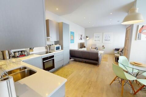 Coach-House-04242...