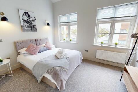Coach-House-04242...