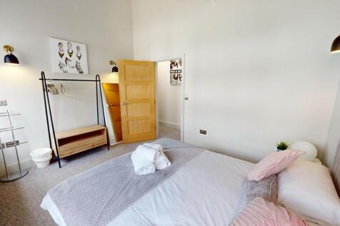 Coach-House-04242...