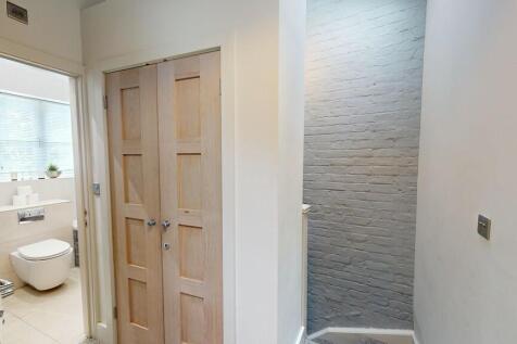 Coach-House-04242...