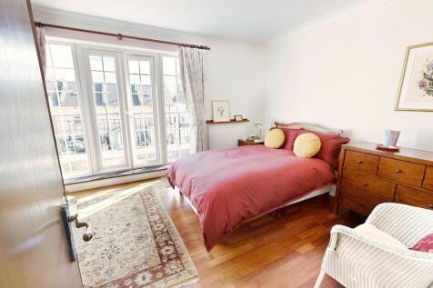 1721-10062025_161...