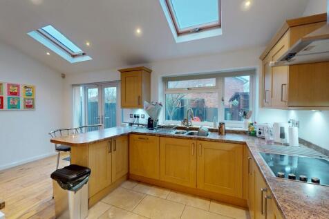 Kingsholme-120420...