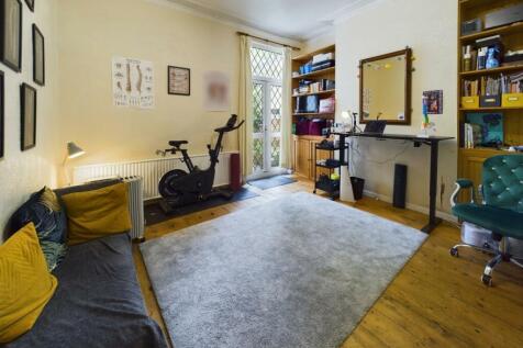 CAM01576G0-PR0178-STILL008.jpg