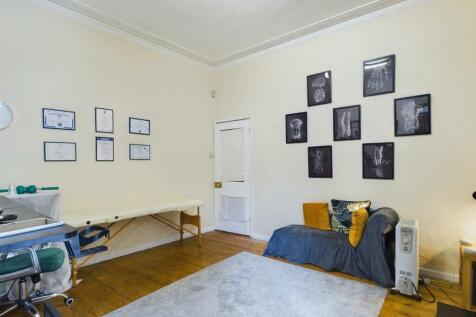 CAM01576G0-PR0178-STILL010.jpg