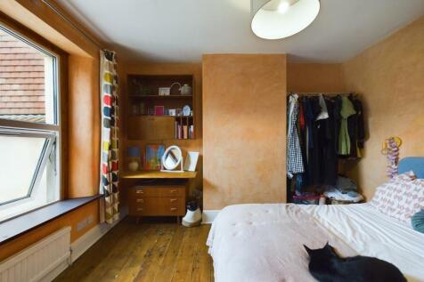 CAM01576G0-PR0190-STILL030.jpg