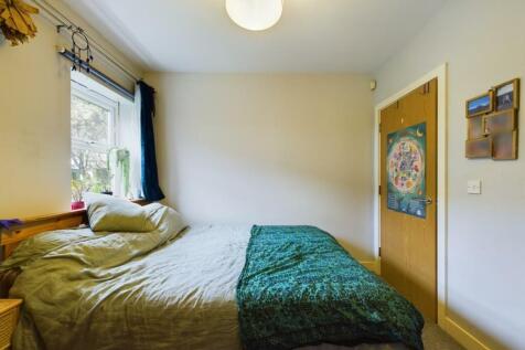 CAM01530G0-PR0200-STILL003.jpg