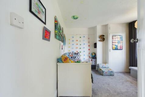 CAM01576G0-PR0156-STILL027.jpg