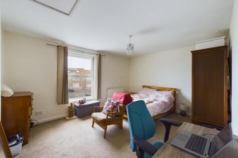 CAM01576G0-PR0204-STILL013.jpg
