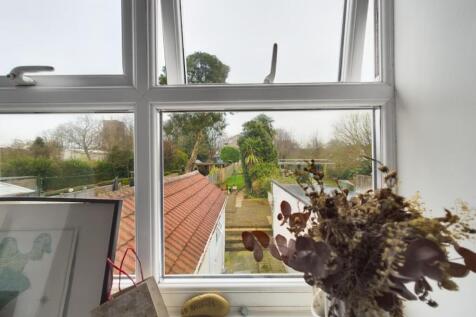 CAM01576G0-PR0204-STILL019.jpg