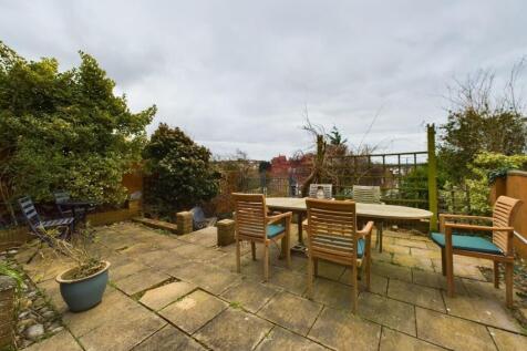 CAM01530G0-PR0224-STILL047.jpg