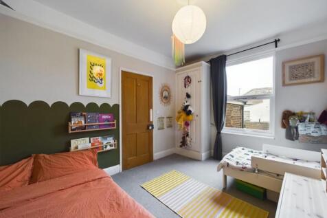 CAM01530G0-PR0227-STILL027.jpg