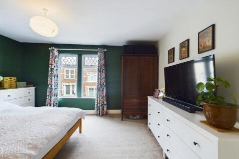 CAM01576G0-PR0224-STILL034.jpg