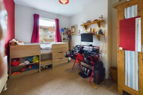 CAM01530G0-PR0230-STILL034.jpg