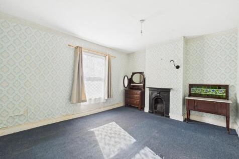 CAM01576G0-PR0226-STILL028.jpg