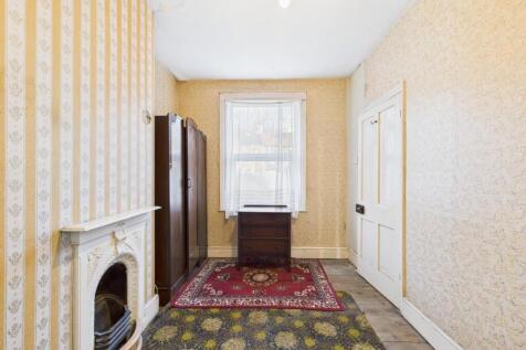 CAM01576G0-PR0226-STILL025.jpg