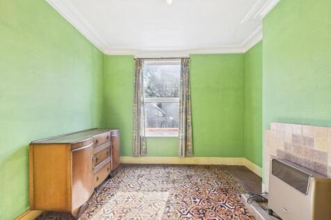 CAM01576G0-PR0226-STILL006.jpg