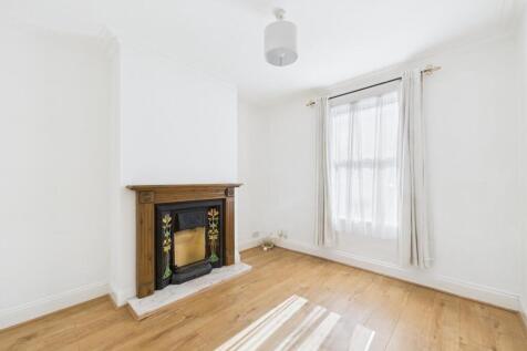 CAM01530G0-PR0238-STILL006.jpg