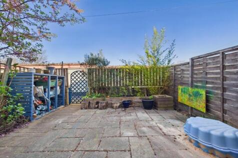 CAM01530G0-PR0248-STILL028.jpg