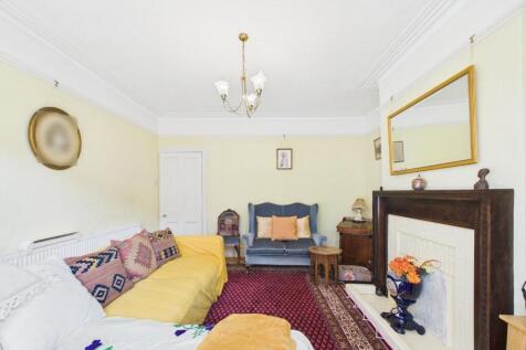 CAM01576G0-PR0247-STILL009.jpg