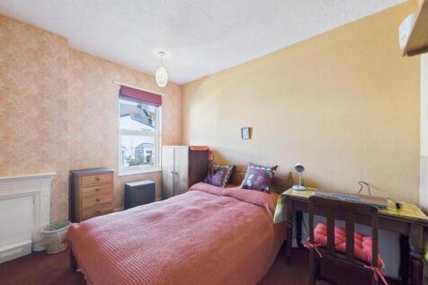 CAM01576G0-PR0247-STILL035.jpg