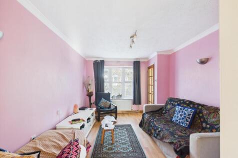 CAM01576G0-PR0250-STILL002.jpg